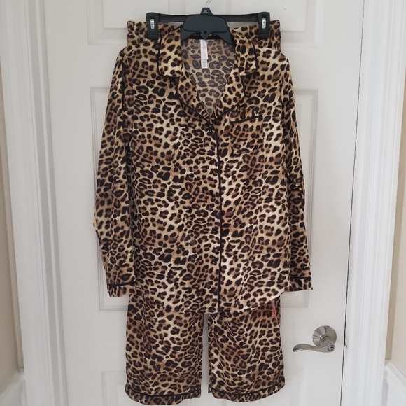 Gilligan & O'Malley Other - Gilligan & O'Malley Leopard Print sleepwear